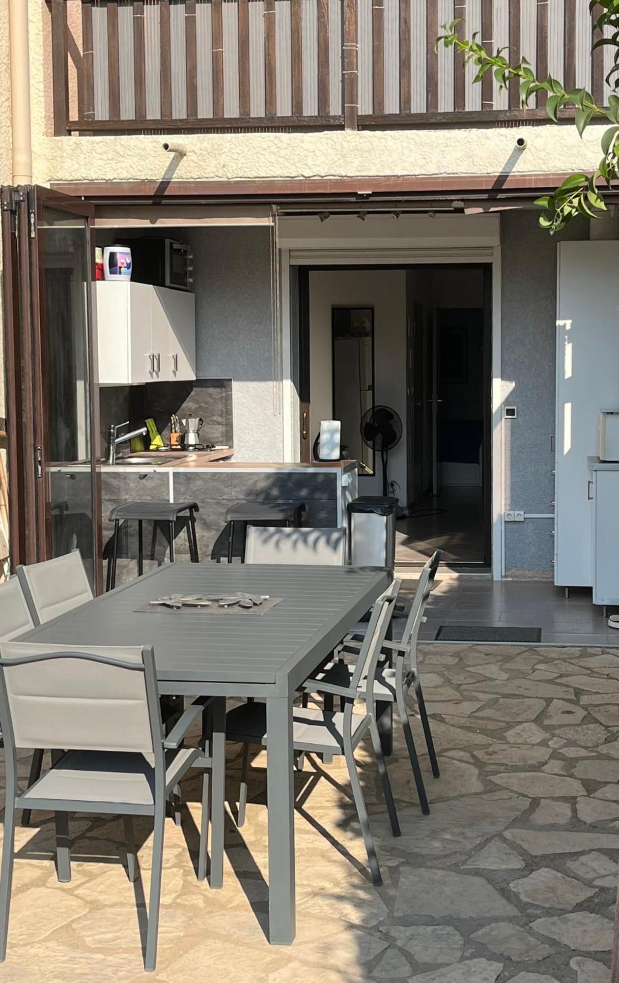 Calme Et Confort En Rez-De-Jardin Ла-Лонд-ле-Мор Экстерьер фото